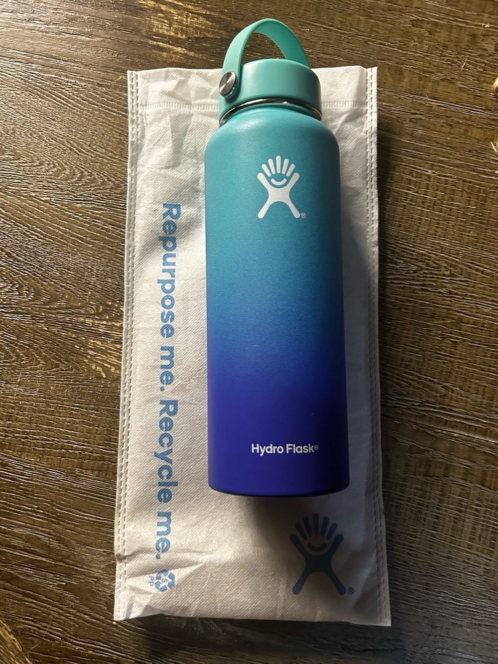 Hydroflask Blue Ombre 40oz Water Bottle